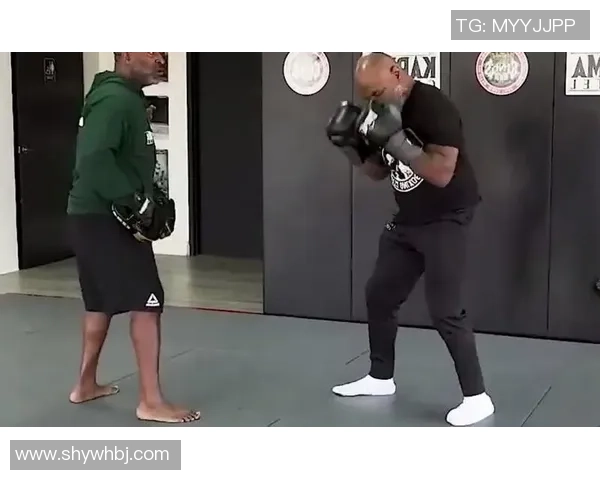 泰森与小罗伊琼经典对决视频回顾震撼拳击瞬间不容错过